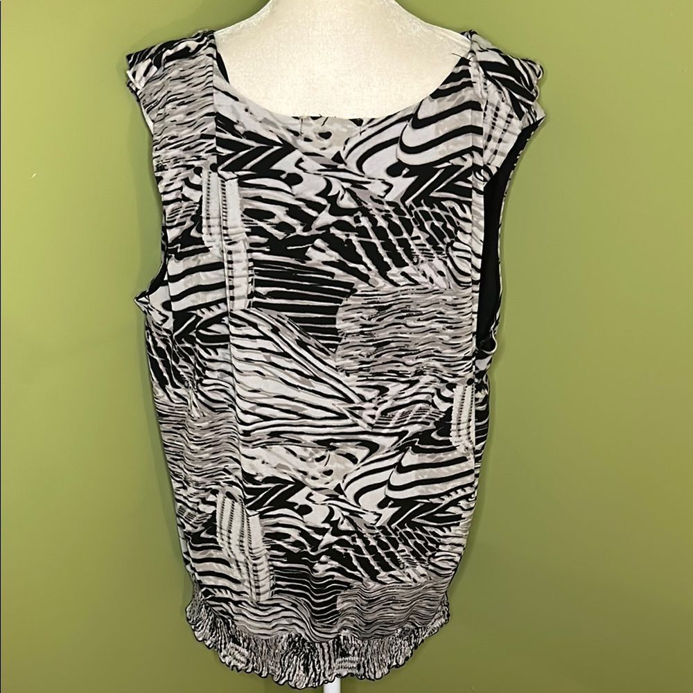 Zebra Print Women's Top size 2X black white ruffle blouse - Picture 3 of 7
